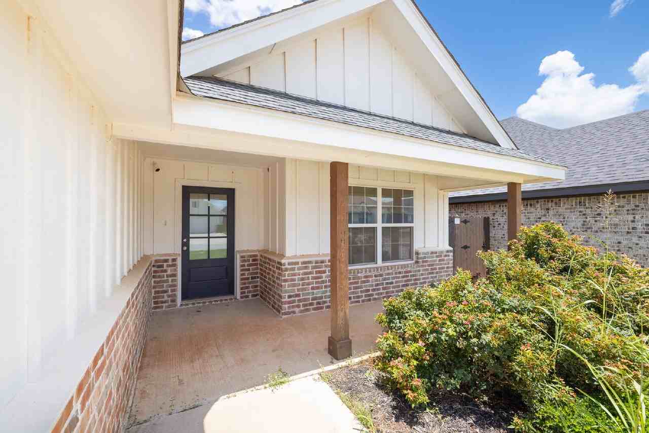 4618 Ebbets Dr - Photo 3 of 27