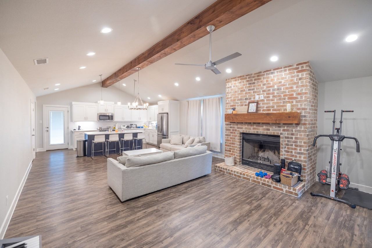 4618 Ebbets Dr - Photo 6 of 27