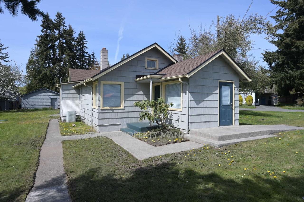 3208 E Mahogany St - Photo 2 of 24
