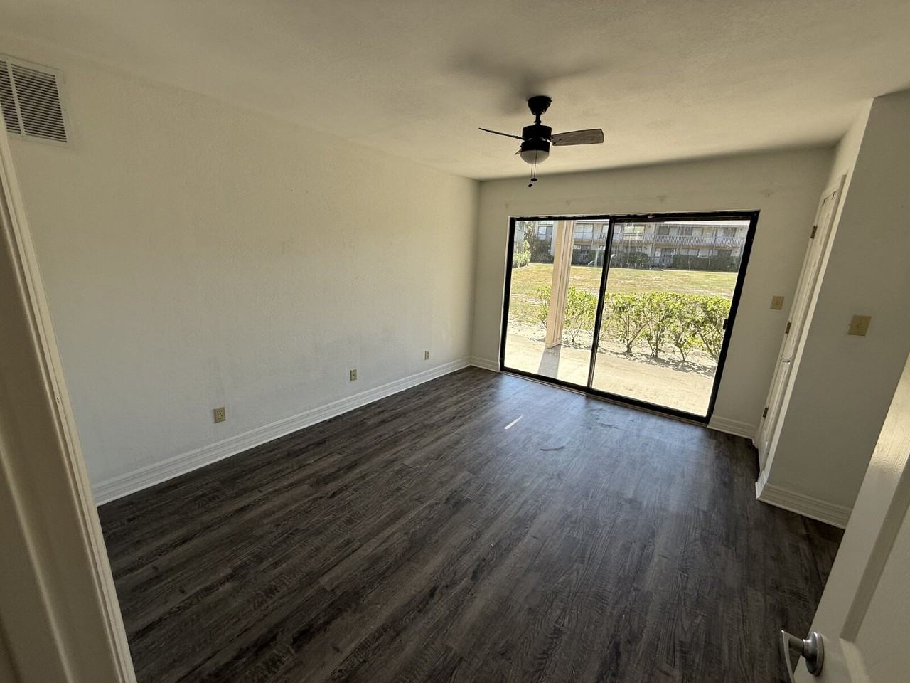 920 Tennis Way - Photo 5 of 9