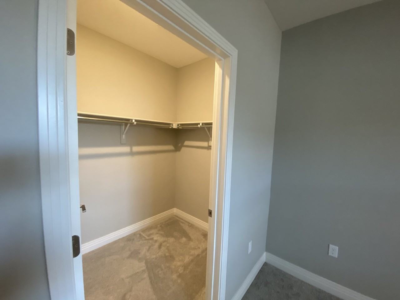 1831 S Dunkirk St Unit 101 - Photo 3 of 23