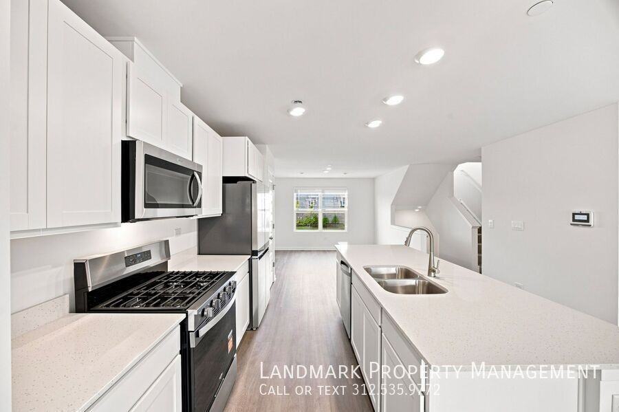 17389 Ulster Dr - Photo 3 of 36