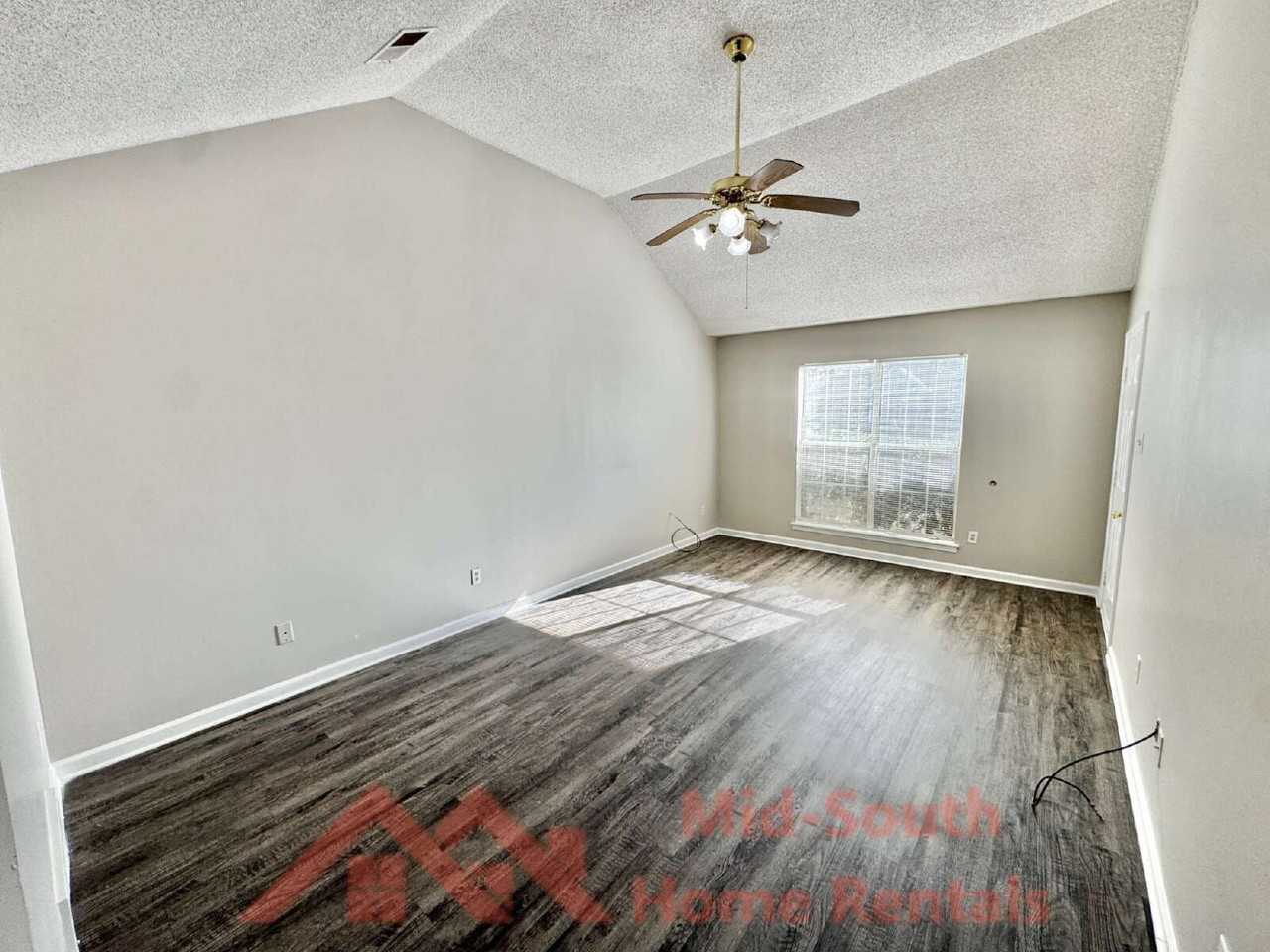 5528 Ginners Dr - Photo 4 of 23