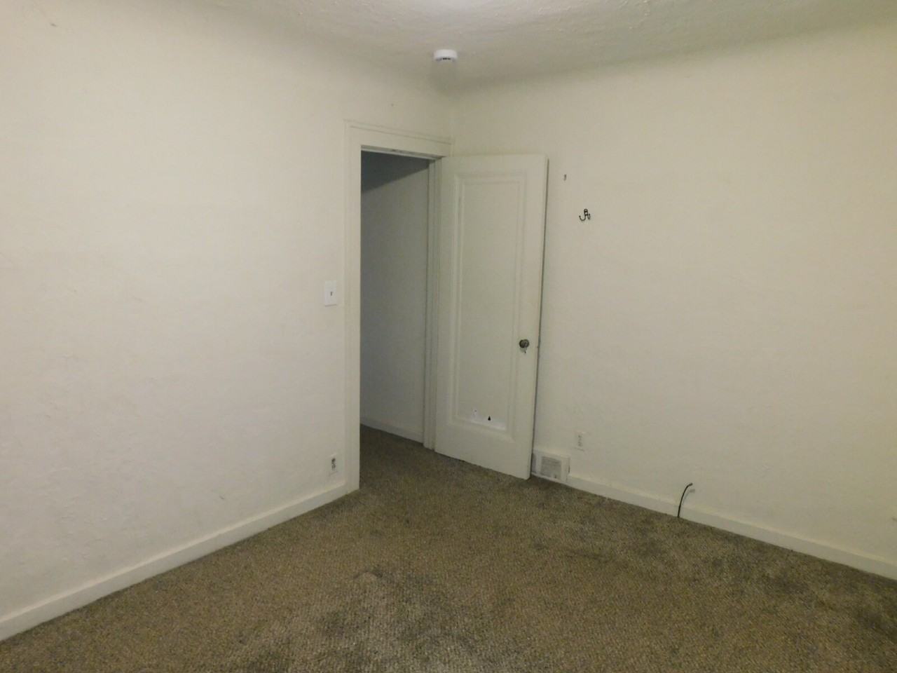 1175 Chapin Ave - Photo 7 of 8
