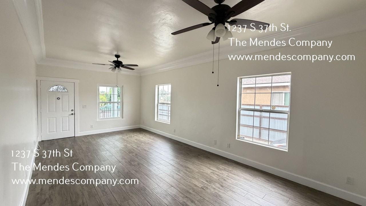 1237 S 37th St - Photo 5 of 35