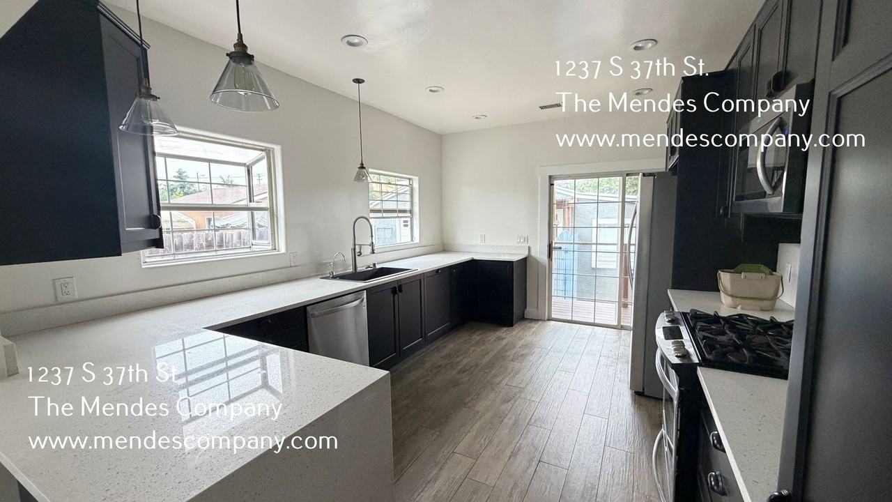 1237 S 37th St - Photo 6 of 35