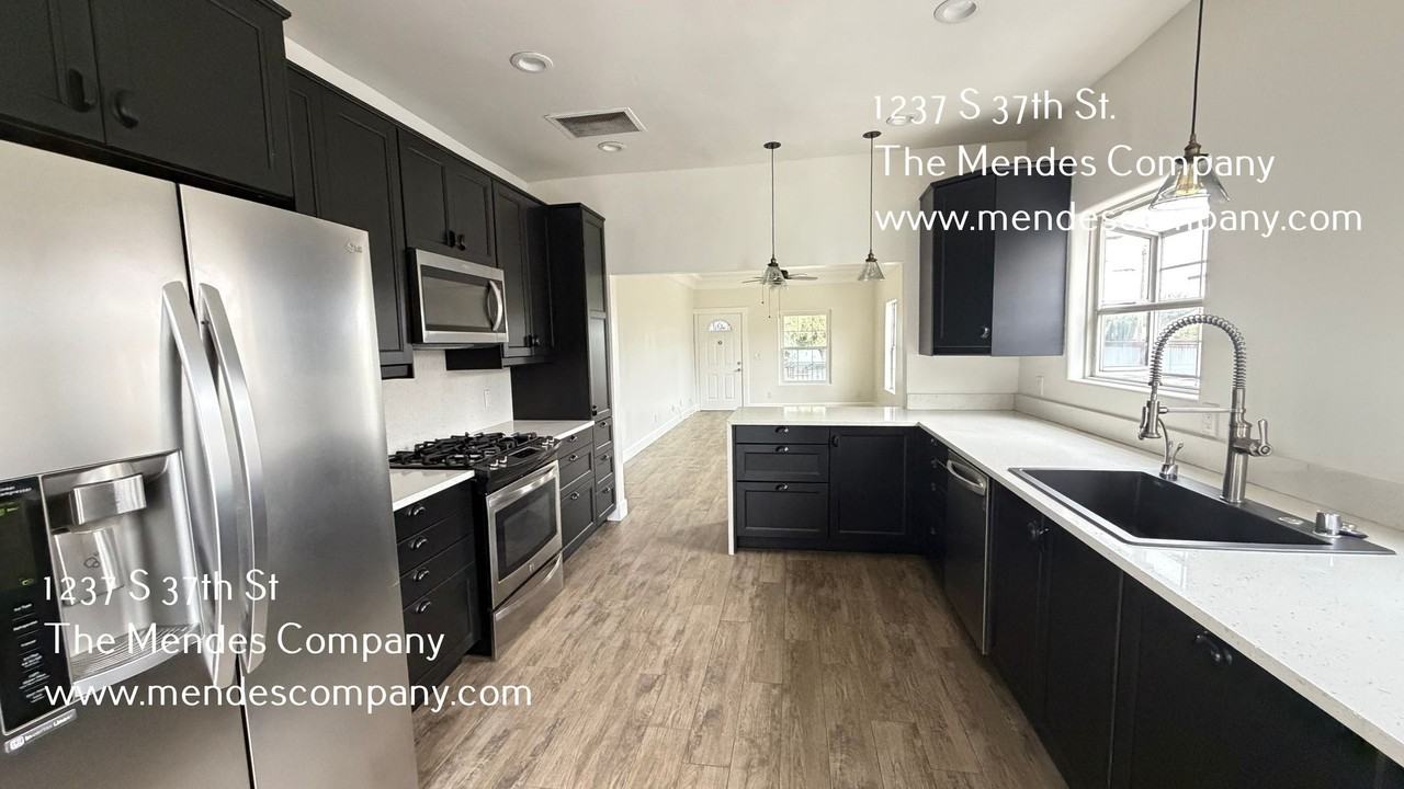 1237 S 37th St - Photo 7 of 35