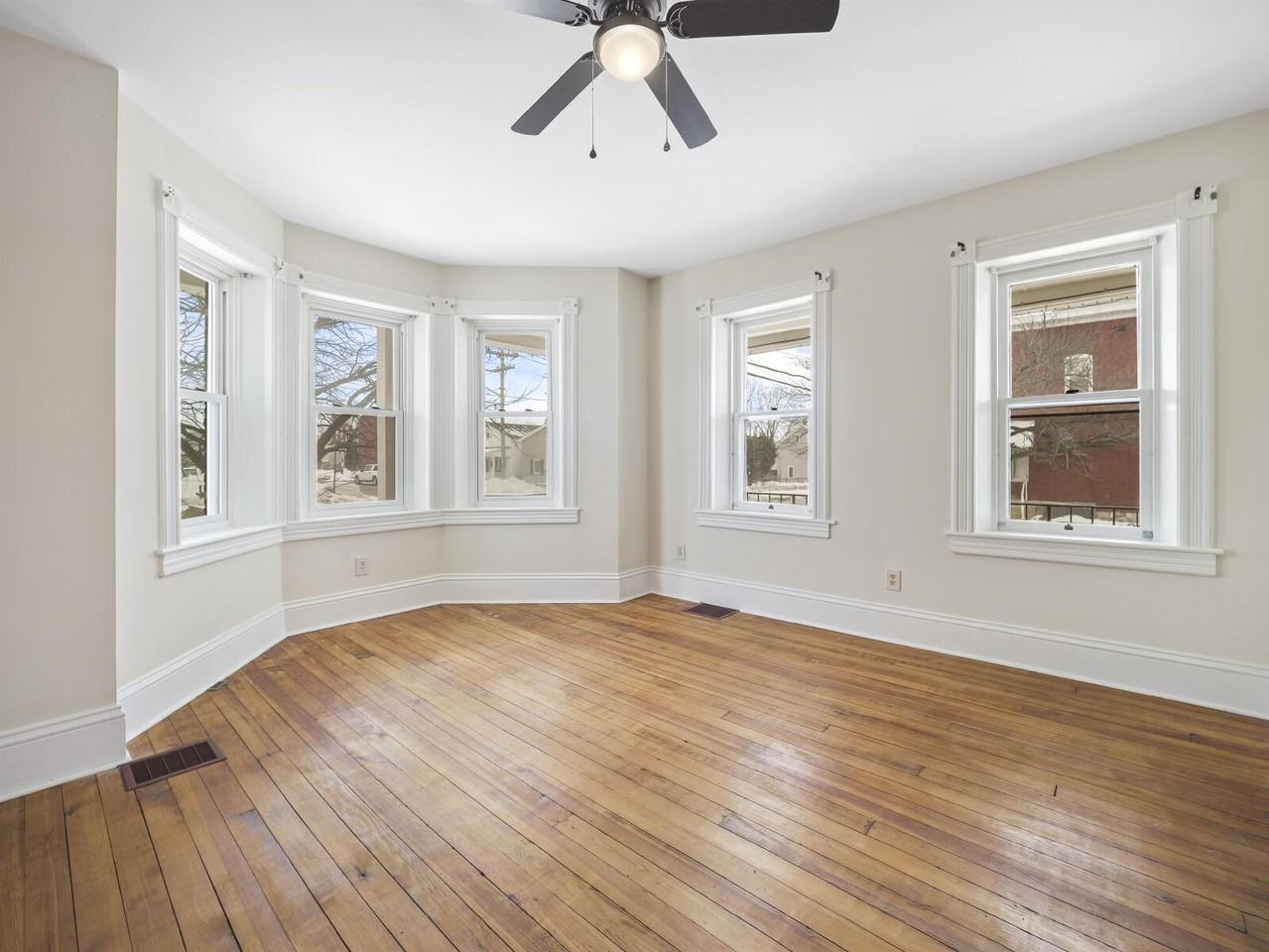 1001 Pope Ave - Photo 3 of 29