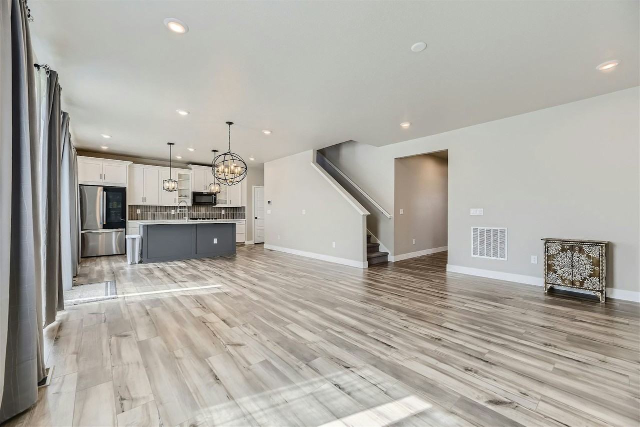 13466 Broad Wing Avenue - Photo 4 of 28