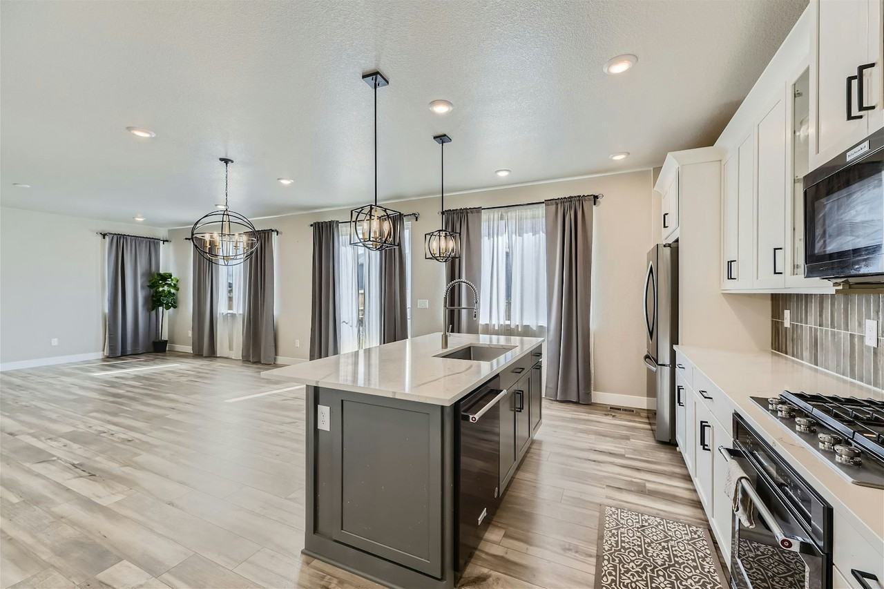 13466 Broad Wing Avenue - Photo 5 of 28