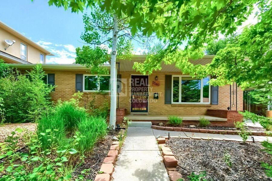 2580 S Carey Way - Photo 4 of 39
