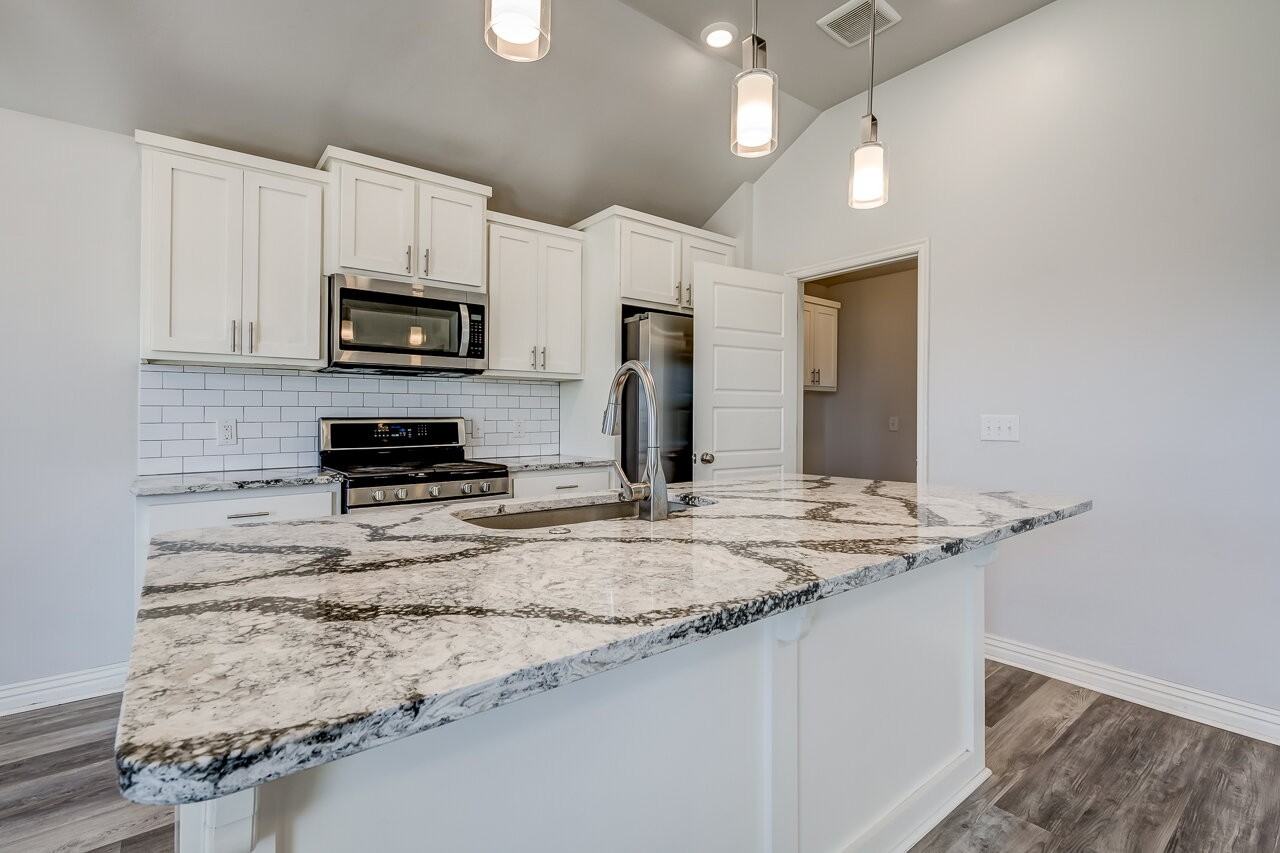 4323 W Country Club Dr - Photo 6 of 25