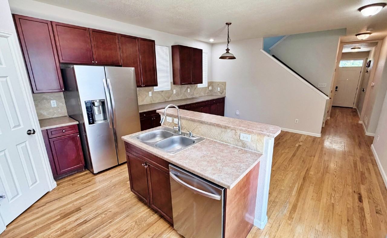 1323 S Duquesne Ct - Photo 4 of 27