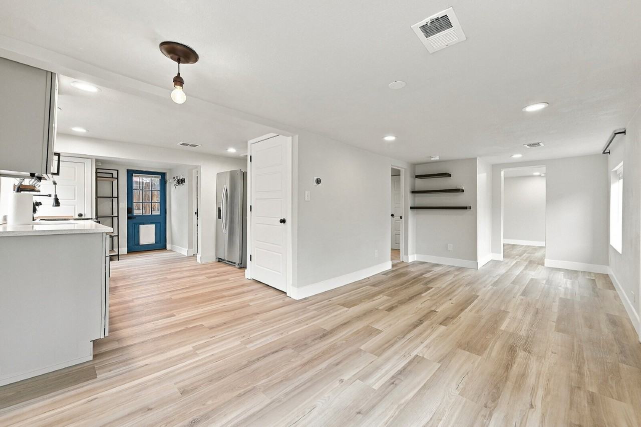 2201 W Warren Ave - Photo 3 of 22