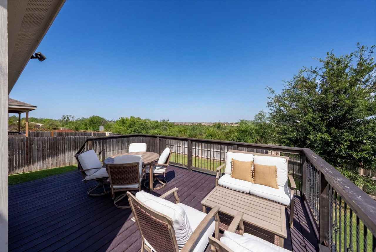 5702 Cicada Cir - Photo 3 of 43