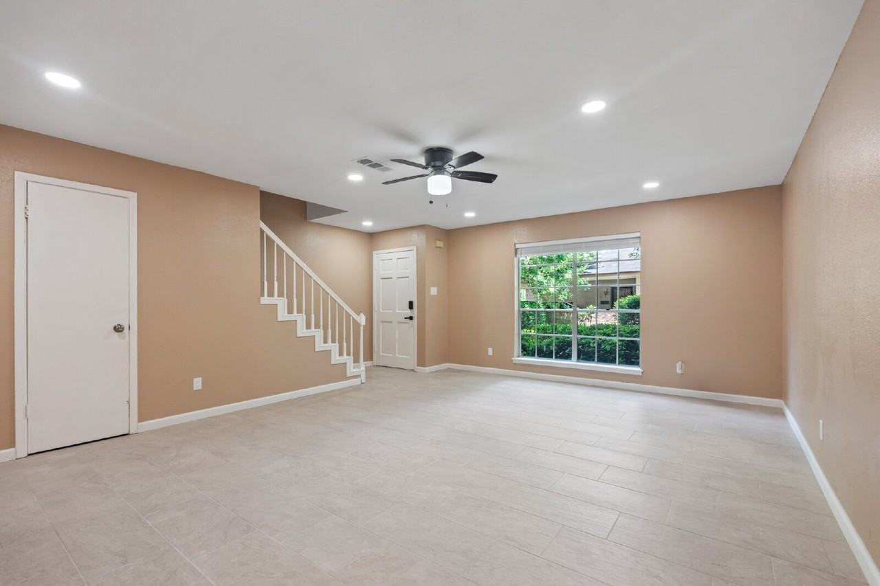 6713 Biggs Ct - Photo 7 of 25