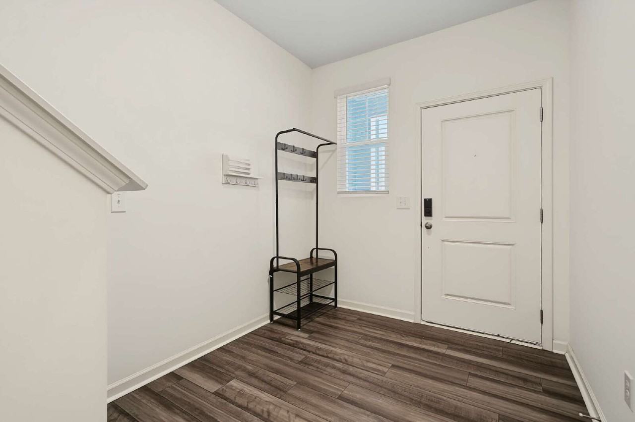 1005 Dakine Dr - Photo 5 of 31