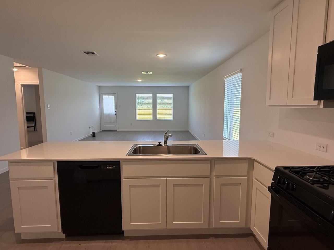 Chestnut Dr - Photo 6 of 20