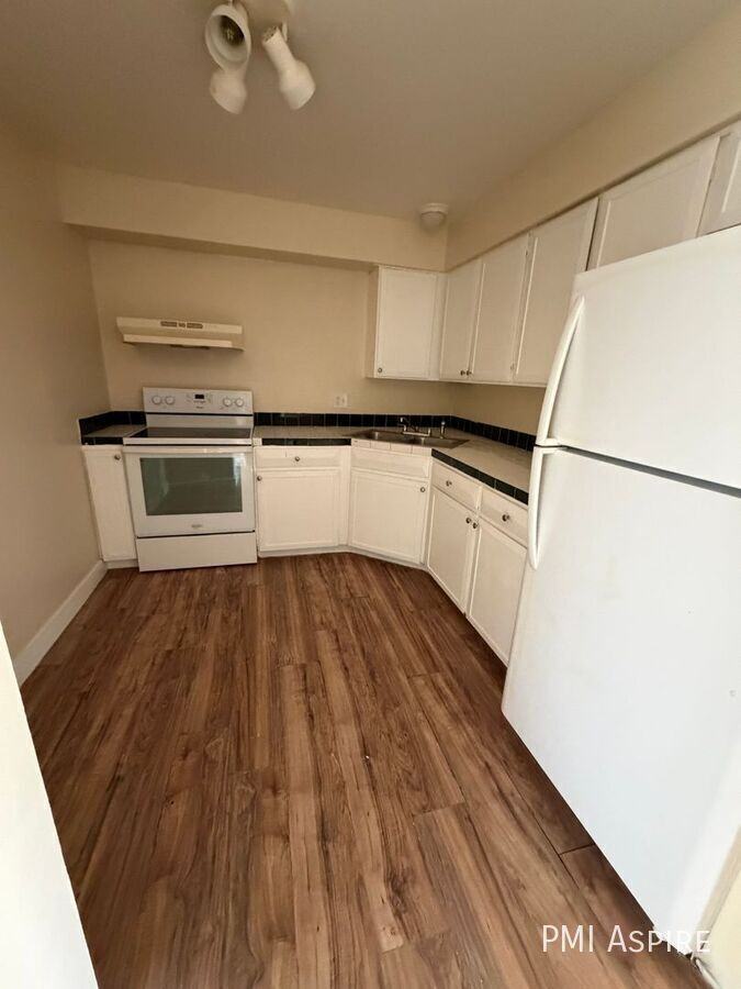 11948 E 17th Ave #15 - Photo 5 of 6