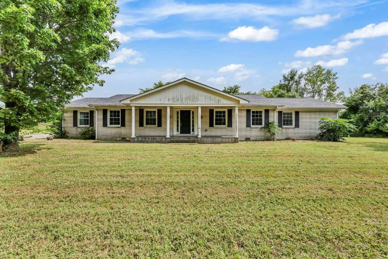 359 Meadow Ln - Photo 2 of 42