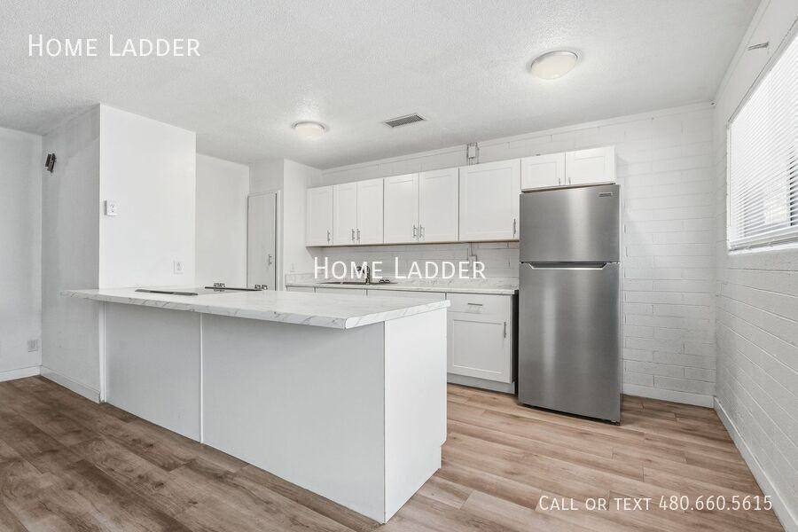 1332 W 5th St #8 - Photo 2 of 20
