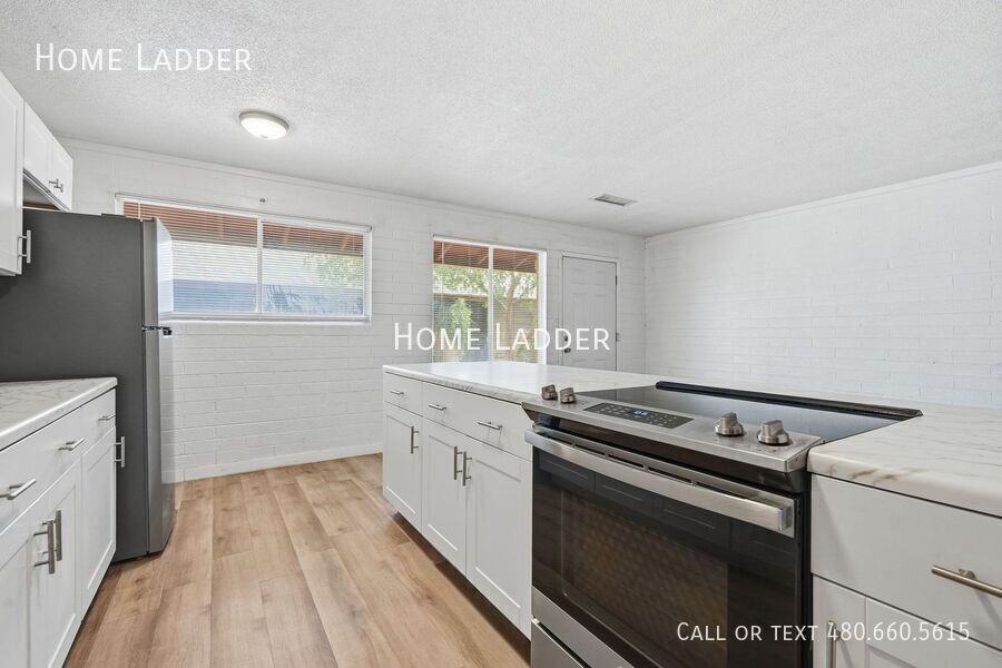 1332 W 5th St #8 - Photo 6 of 20