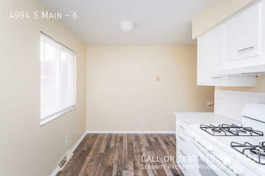 4994 Main St #6 - Photo 5 of 13