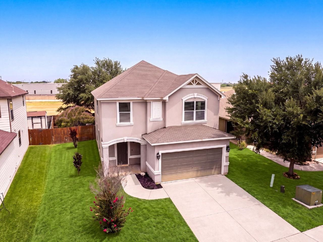 2231 Sundrop Bay - Photo 4 of 47