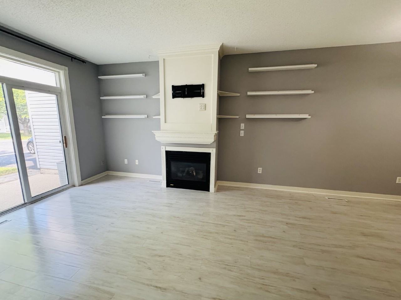 2016 Parkway Ave - Photo 4 of 25