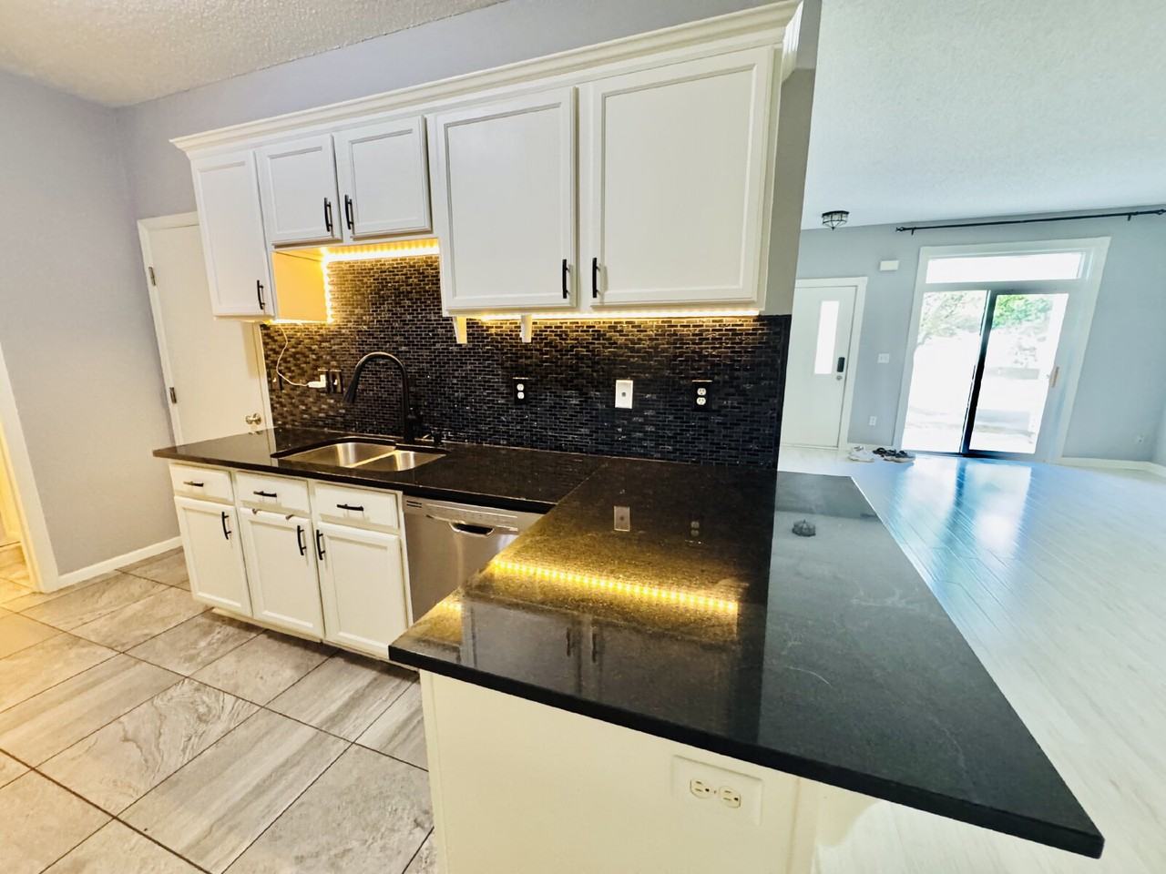 2016 Parkway Ave - Photo 6 of 25