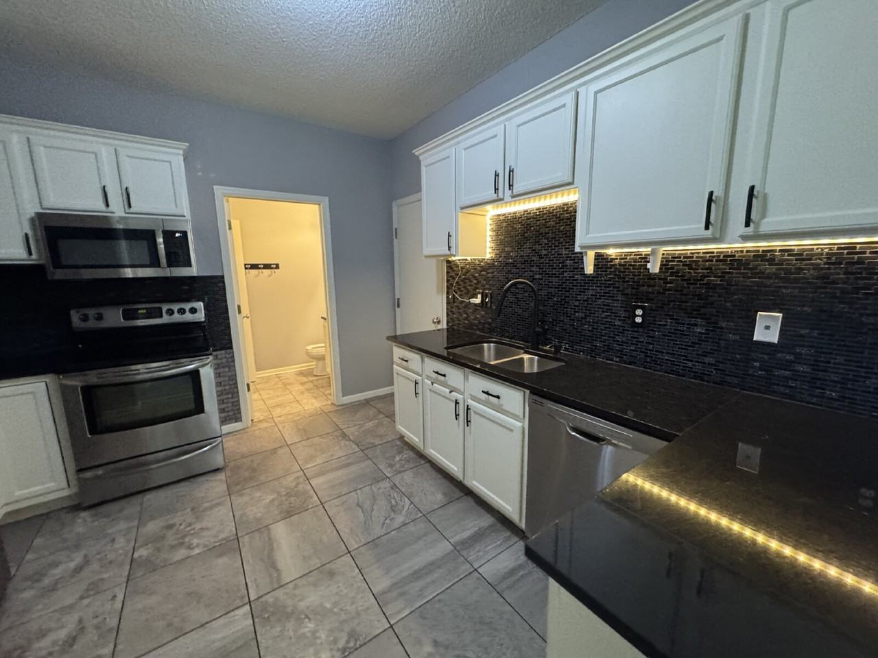 2016 Parkway Ave - Photo 7 of 25