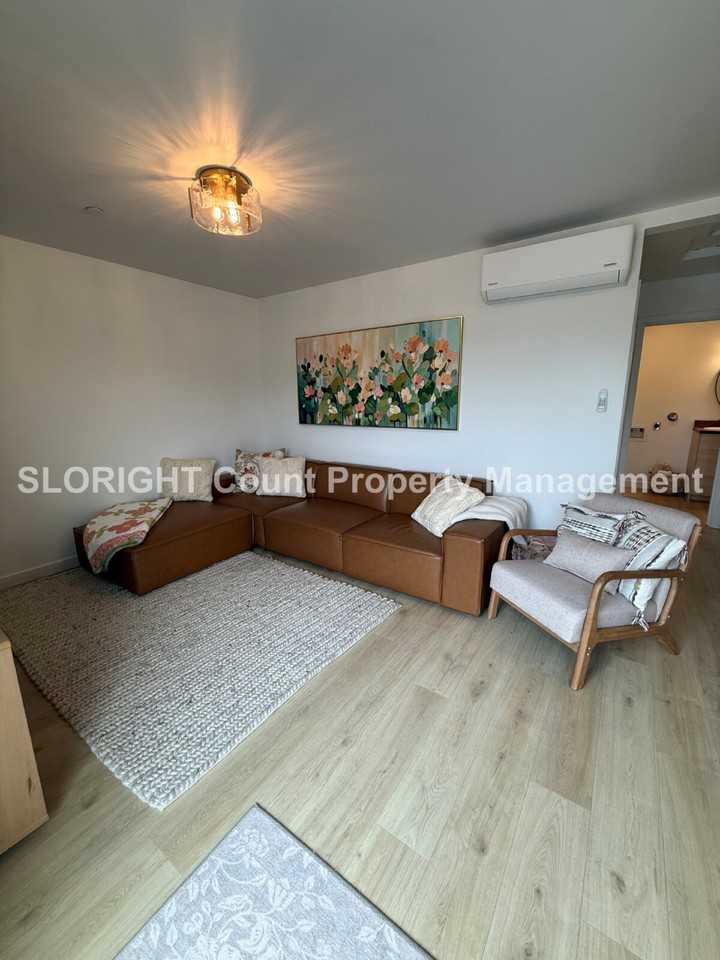 1156 Market Ave - Photo 3 of 9