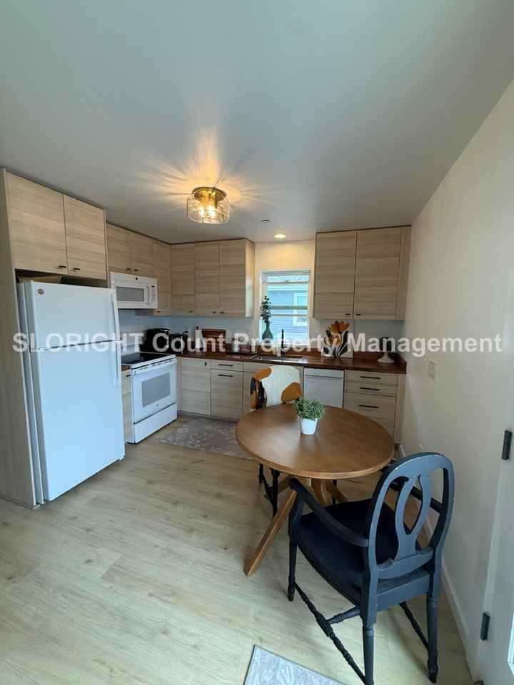 1156 Market Ave - Photo 4 of 9