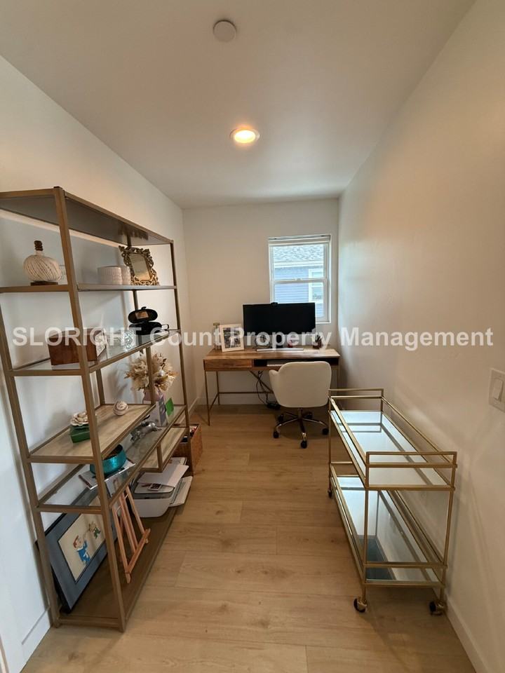 1156 Market Ave - Photo 7 of 9