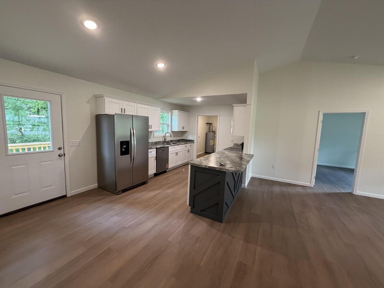 204 E Peter Ave - Photo 3 of 21