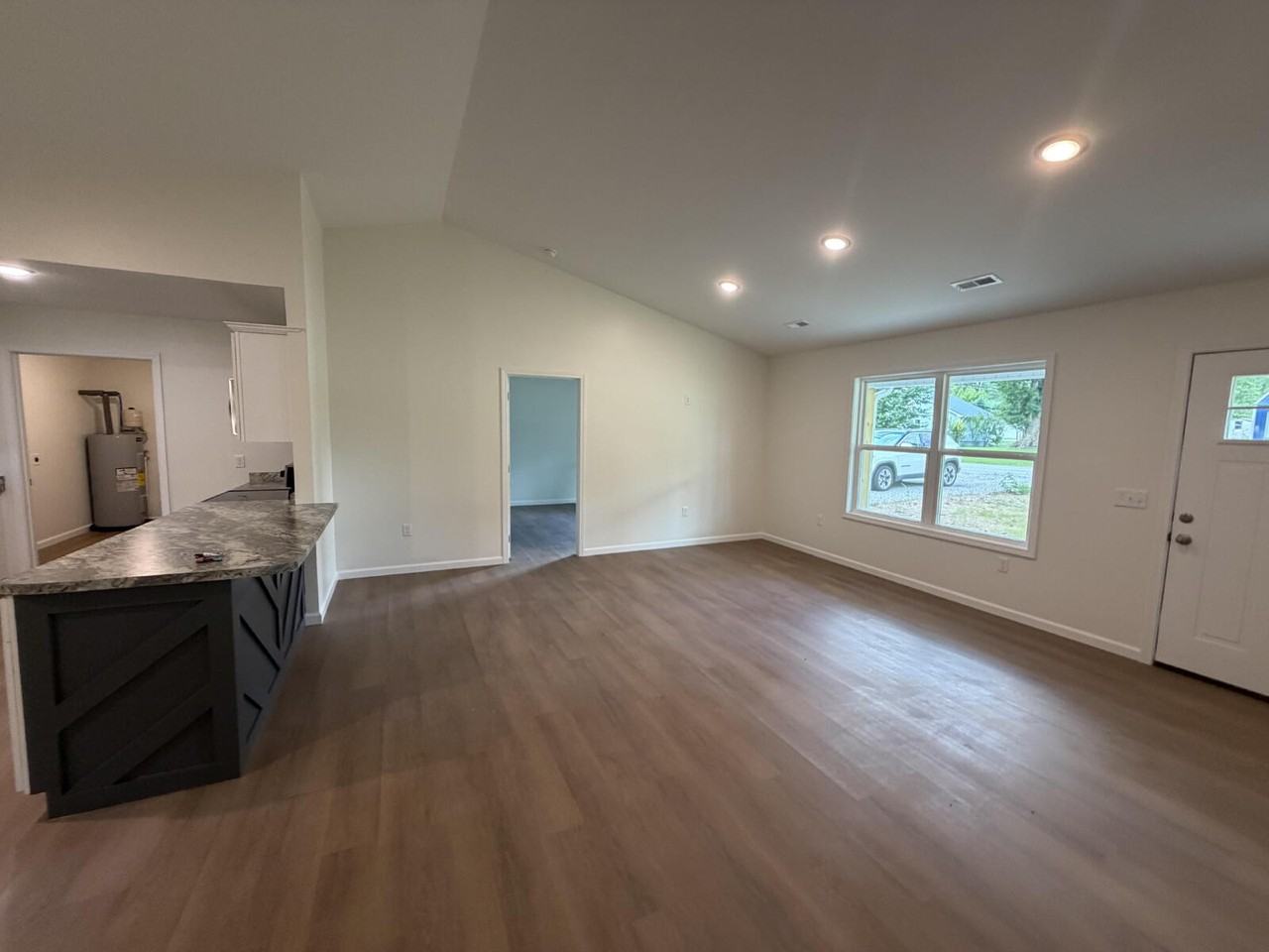 204 E Peter Ave - Photo 4 of 21