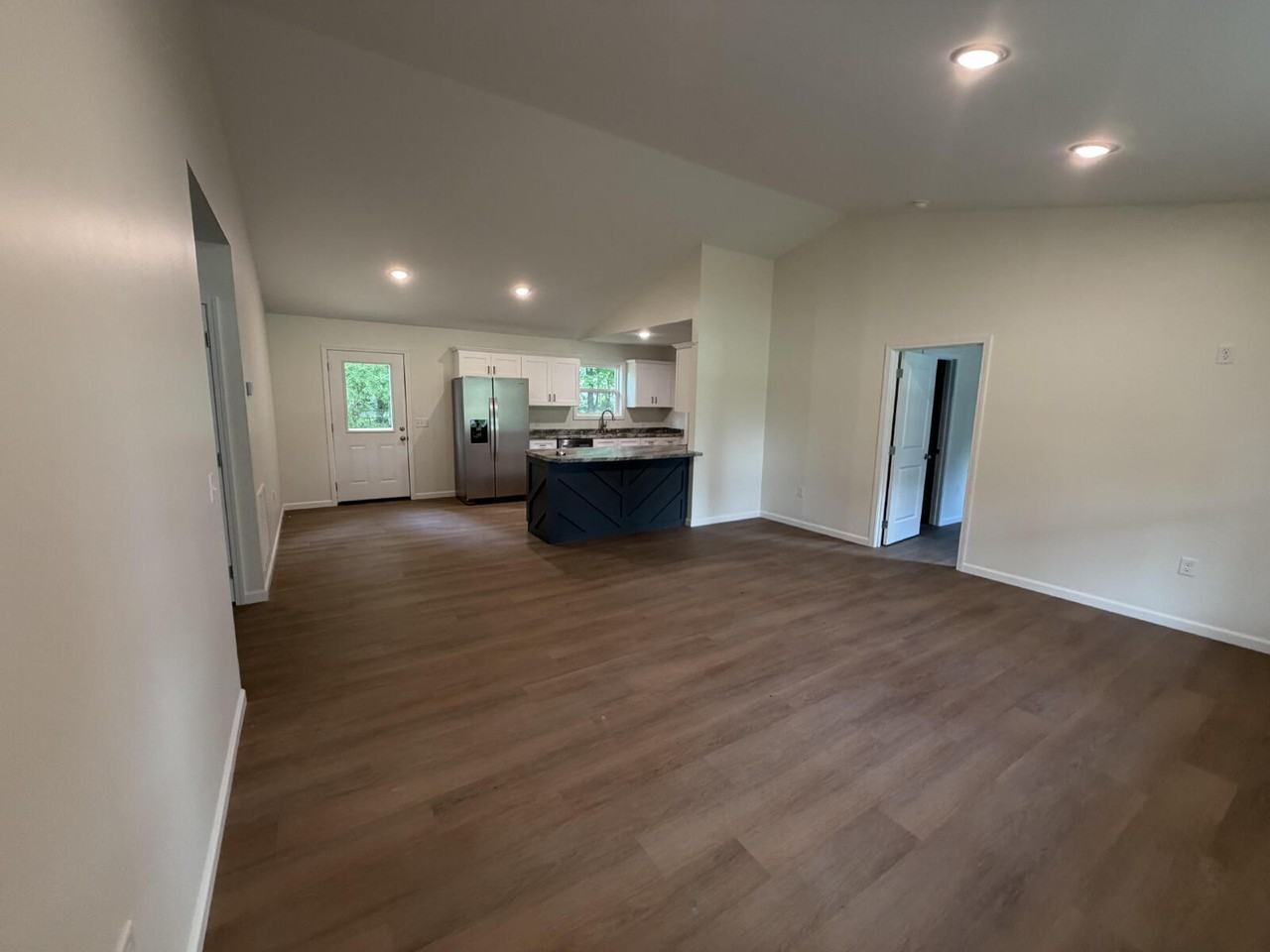 204 E Peter Ave - Photo 5 of 21