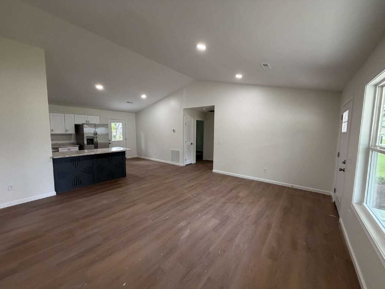 218 E Peter Ave - Photo 6 of 19