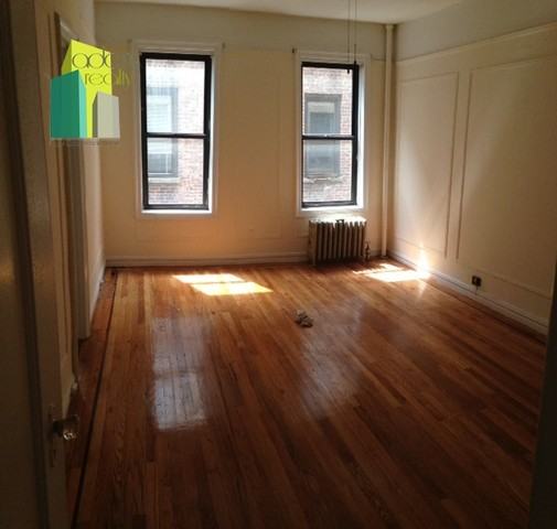 2043 Holland Ave - Photo 2 of 5
