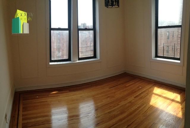 2043 Holland Ave - Photo 3 of 5
