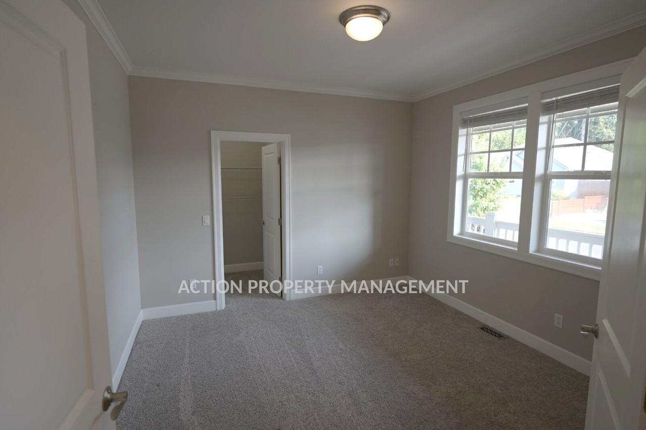 103 E Cobblestone Ln - Photo 7 of 37