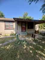 featured image of 405-C N Burleson St #1
