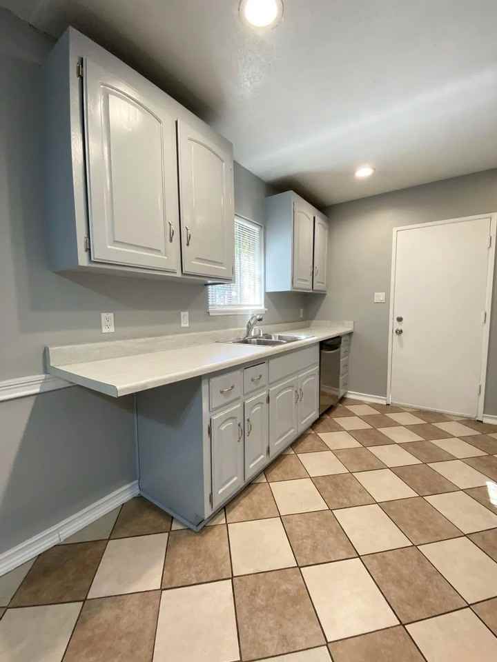 2037 Lime Avenue - Photo 5 of 18