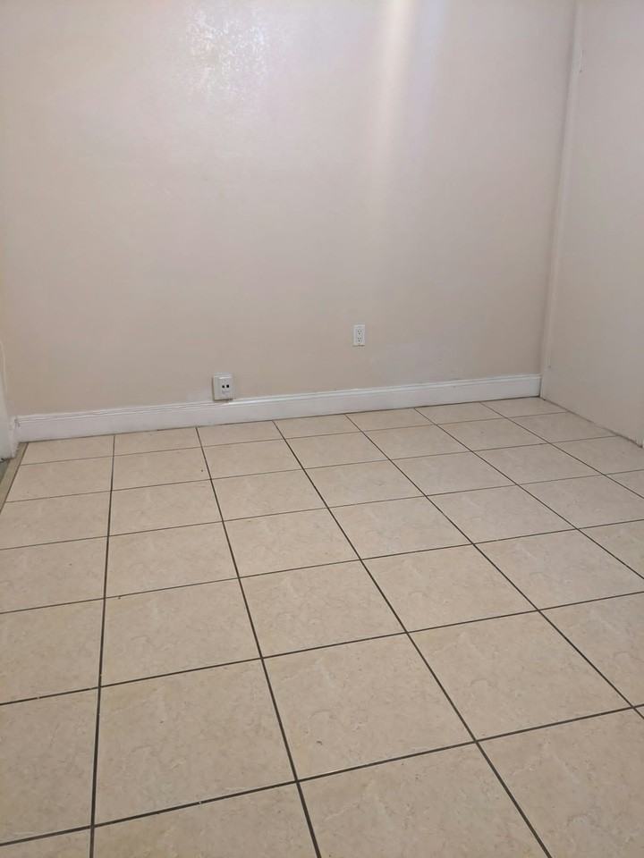 1241 Northeast 212th Terrace, Unit B - Photo 3 of 11