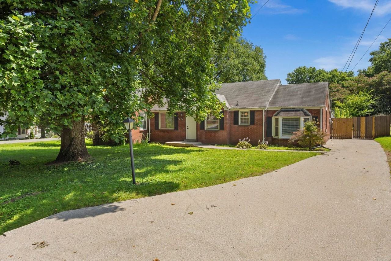 1001 Horseshoe Dr - Photo 2 of 42