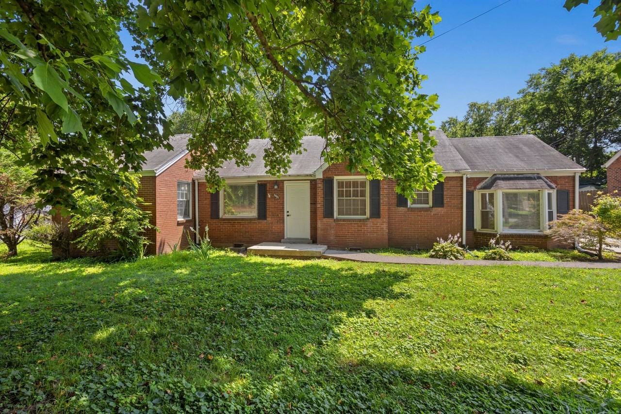 1001 Horseshoe Dr - Photo 3 of 42