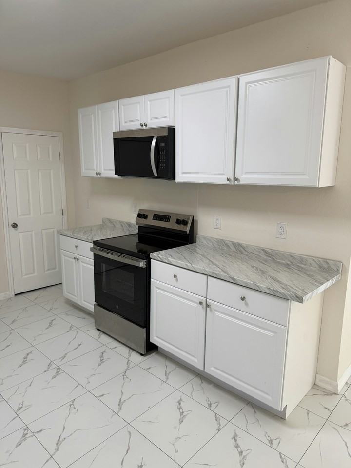 6501 E 24th Ave, Unit 1 - Photo 5 of 6