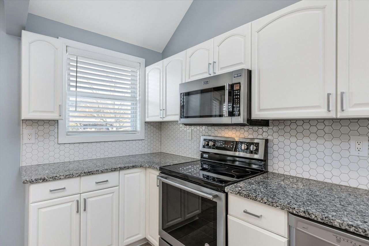 1397 Leroy Street - Photo 4 of 35