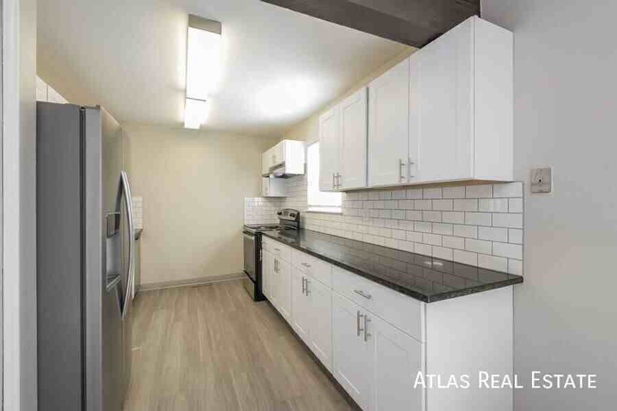 4511 Driftwood Pl - Photo 4 of 17