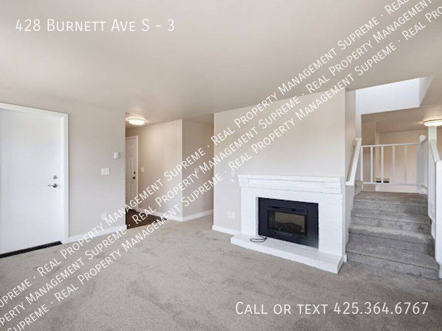 428 Burnett Ave S #3 - Photo 3 of 15